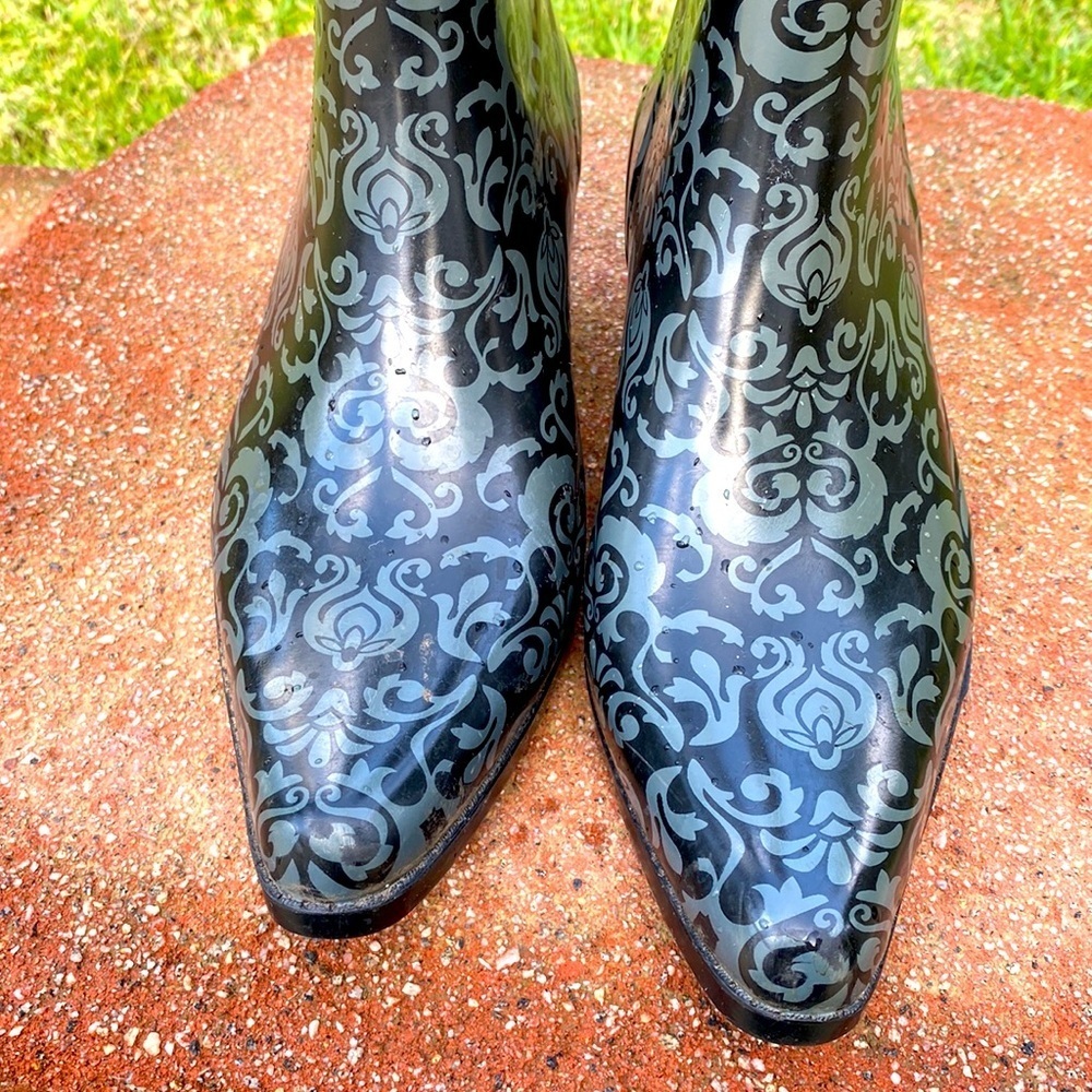 CAPELLI of NEW YORK RAINBOOTS  BOOTS  2” Heel Size 9  Black GUC - Picture 3 of 16